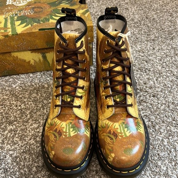 Doc Martens The National Gallery Van Gogh Sunflowers Boots NWT 🔥🔥🔥 - Picture 2 of 8